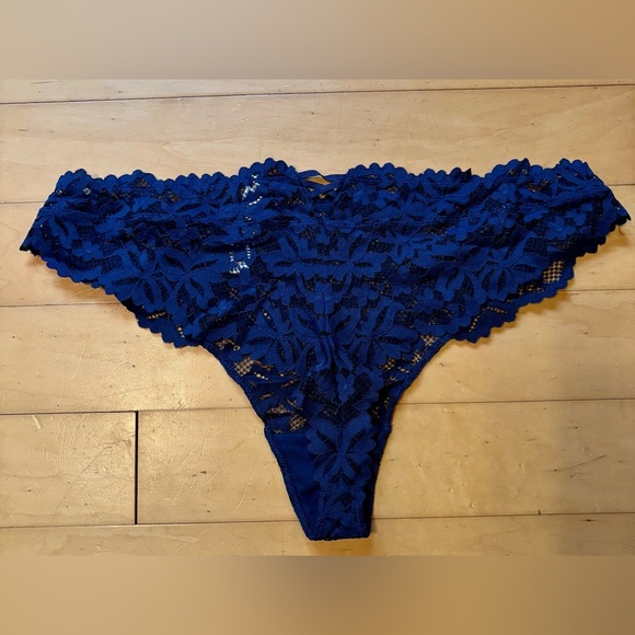 Etam Thong Underwear Womens Size XL Set of three lace black navy NWT Panties - Picture 4 of 9